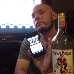 Tyvärr inte Trojan på bild men här har Tobbe klarat Mario 1-3 under en timme efter ungefär en halv flaska Kapten. Nånstans i den dimman föddes idén till PowerPlay.